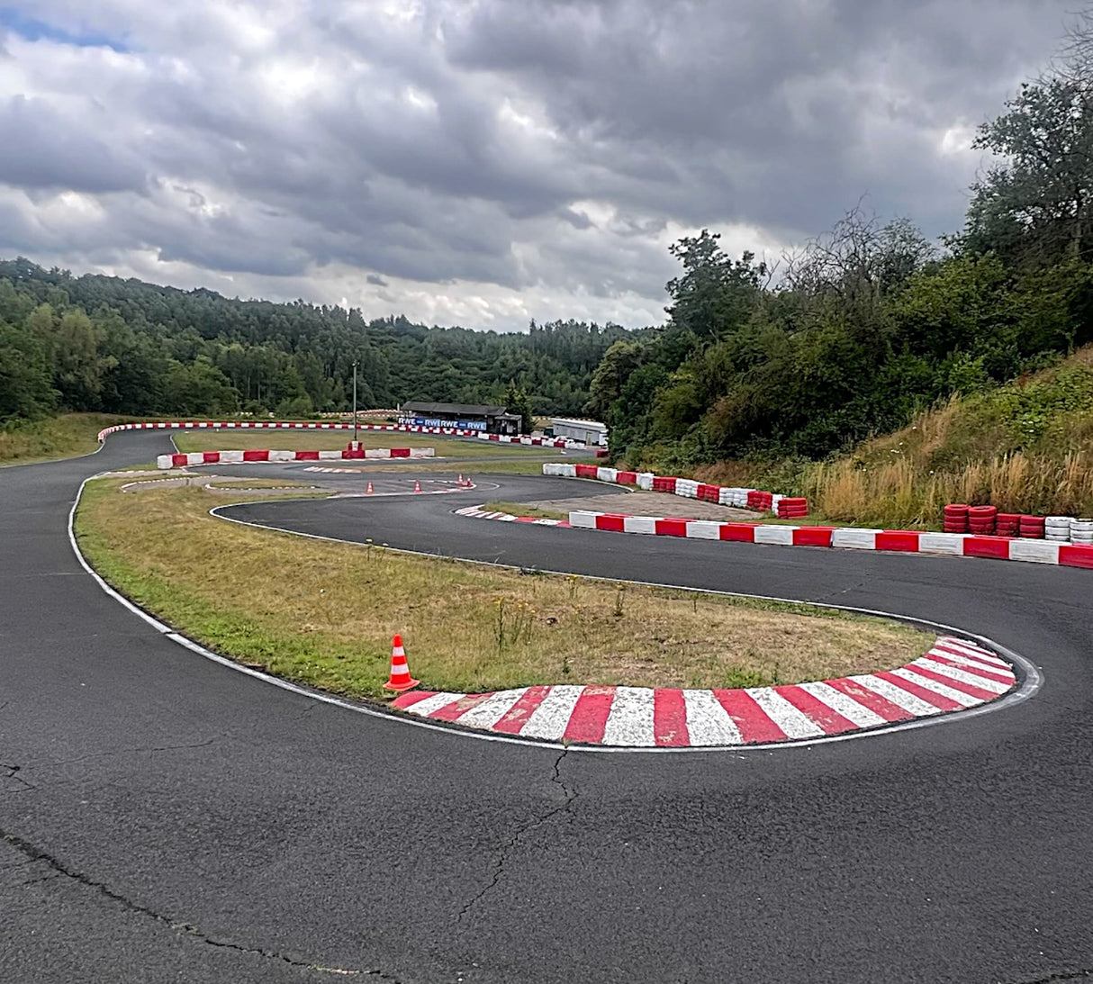 Pitbike Trackday by Raceworld Kerpen Manheim Fahrtraining