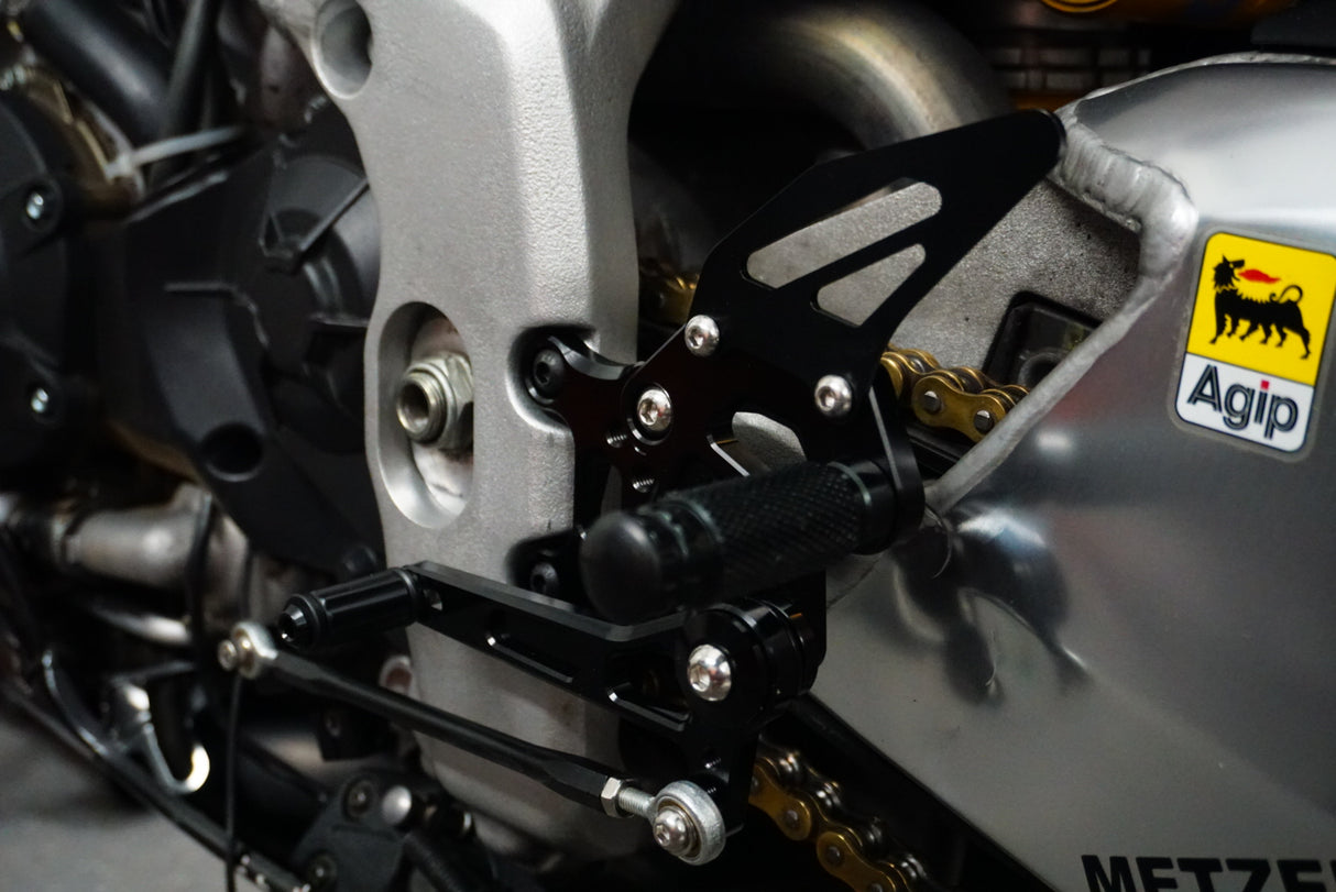 2Wheels Company Fußrastenanlage Aprilia RSV4 2009-2014 1