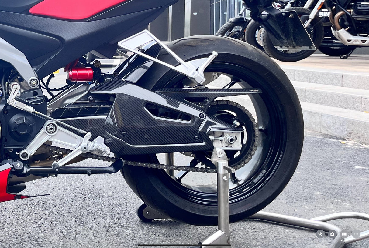 Swingarm protector carbon Aprilia RS660 Tuono660 2020-2024