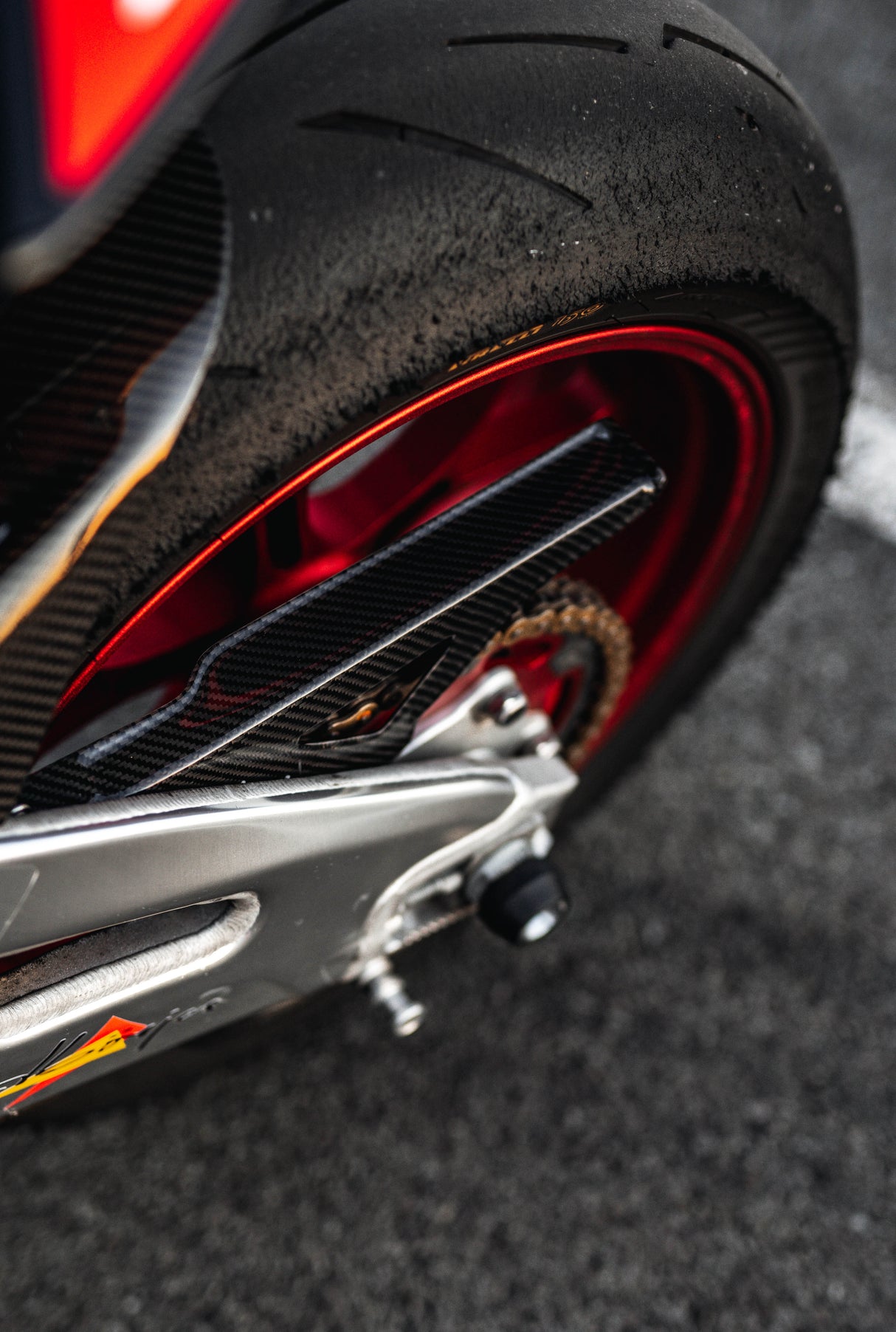 Kettenschutz Chain Guard Carbon Aprilia RSV4 Tuono 2009-2020