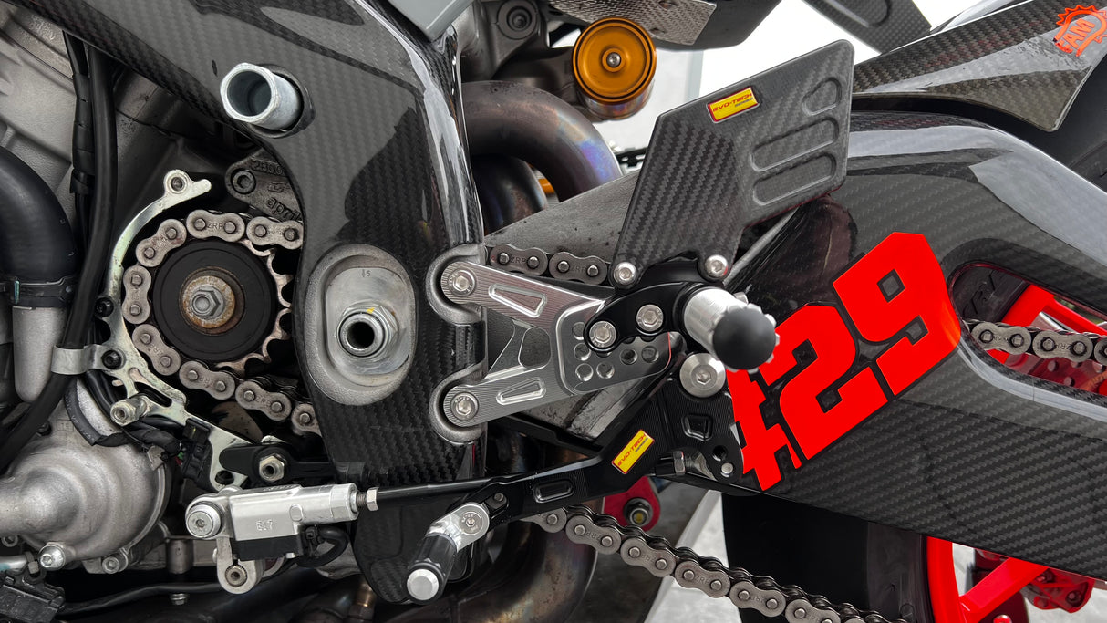 2Wheels Company Fußrastenanlage Evo-Tech Aprilia RSV4 / Tuono 2019+