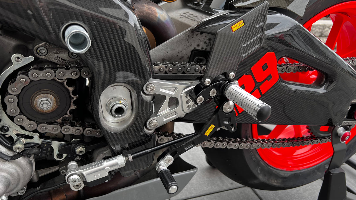 2Wheels Company Fußrastenanlage Evo-Tech Aprilia RSV4 / Tuono 2019+