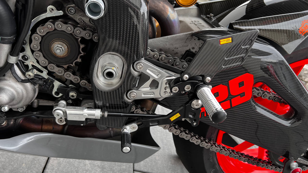 2Wheels Company Fußrastenanlage Evo-Tech Aprilia RSV4 / Tuono 2019+